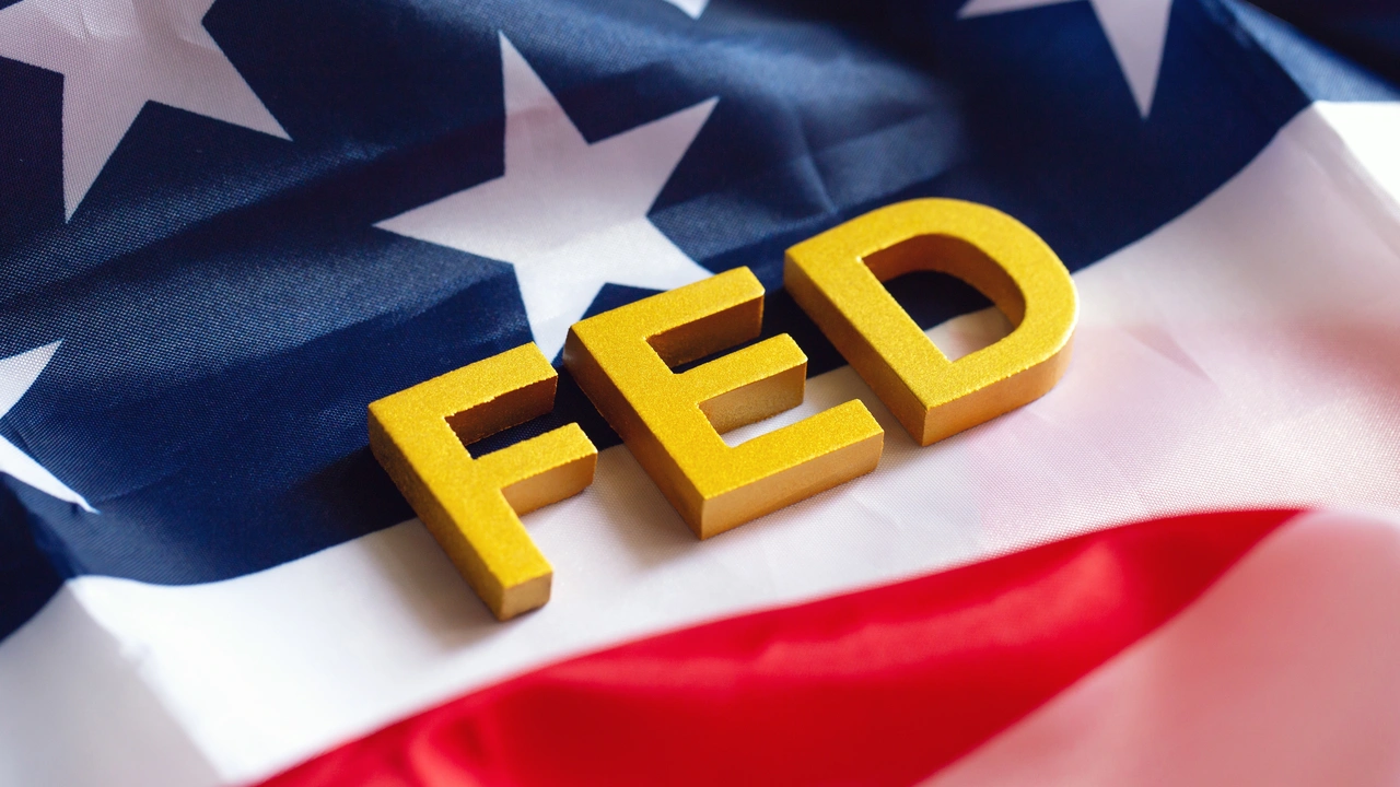 HKCM-Morning-Briefing: Fed vor Zinsentscheid in der Klemme