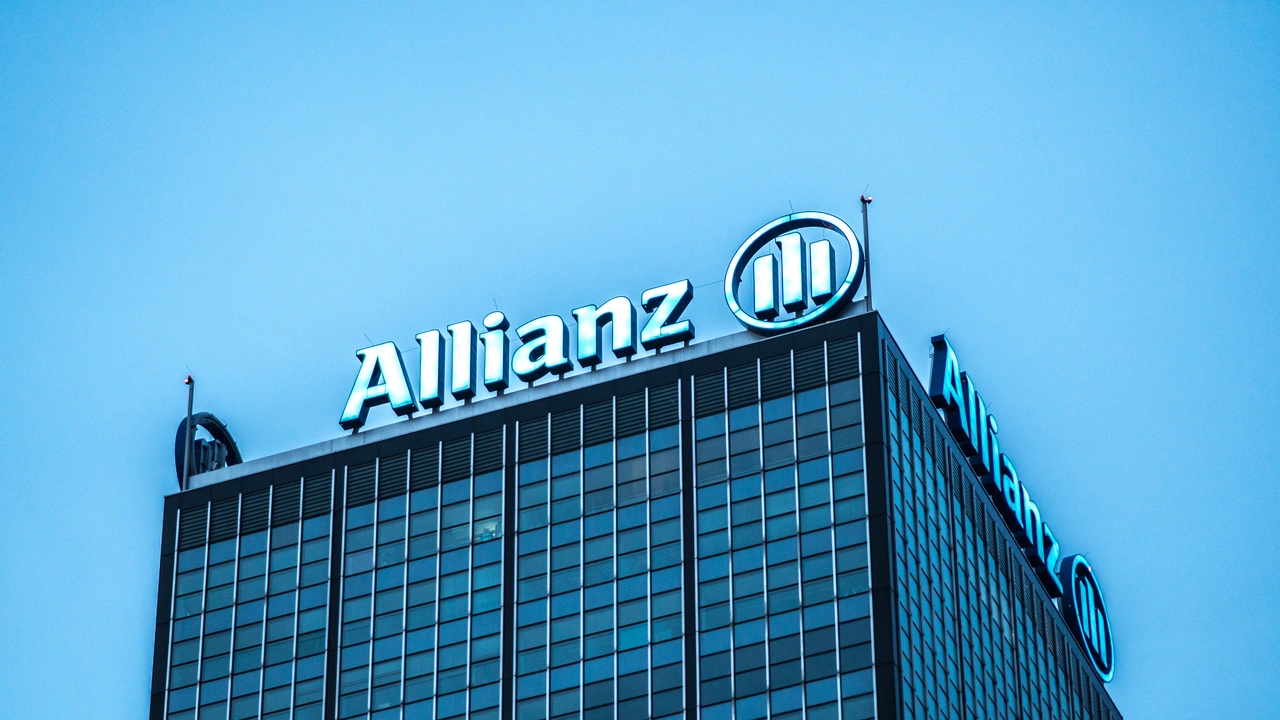 Allianz steigert Gewinn und erhöht Dividende – Prognose vorsichtig