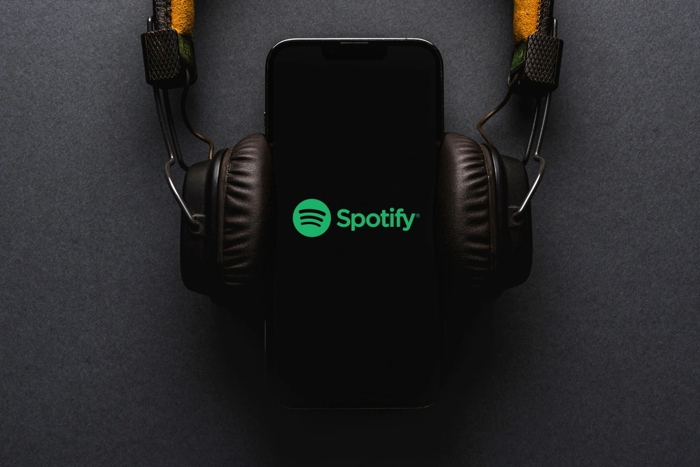 Starke Zahlen, starke Reaktion: Spotify schließt 2025 mit Rekordquartal ab