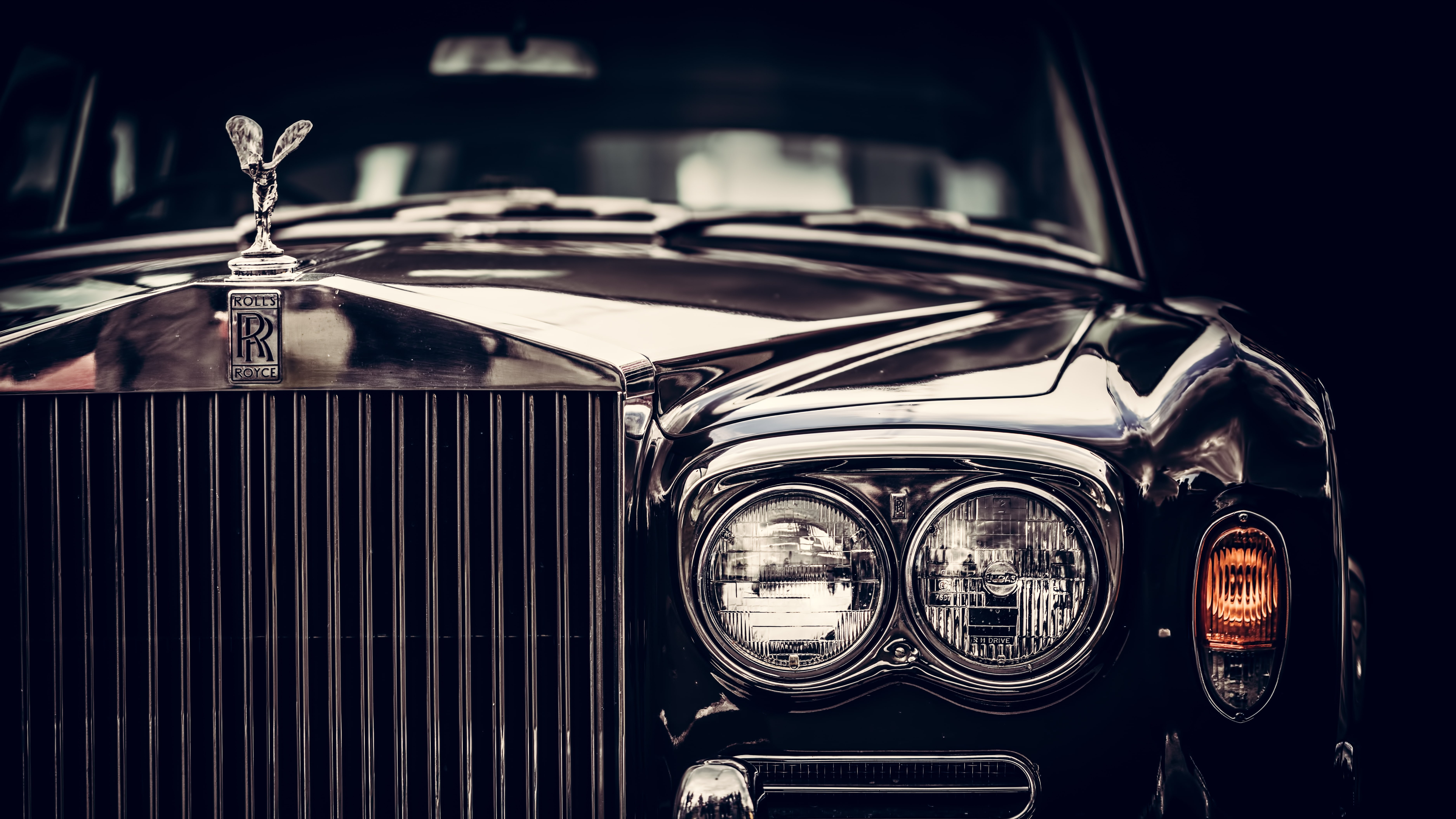 Supercars der alten Schule: Rolls Royce rollt in die Euro-Titans!