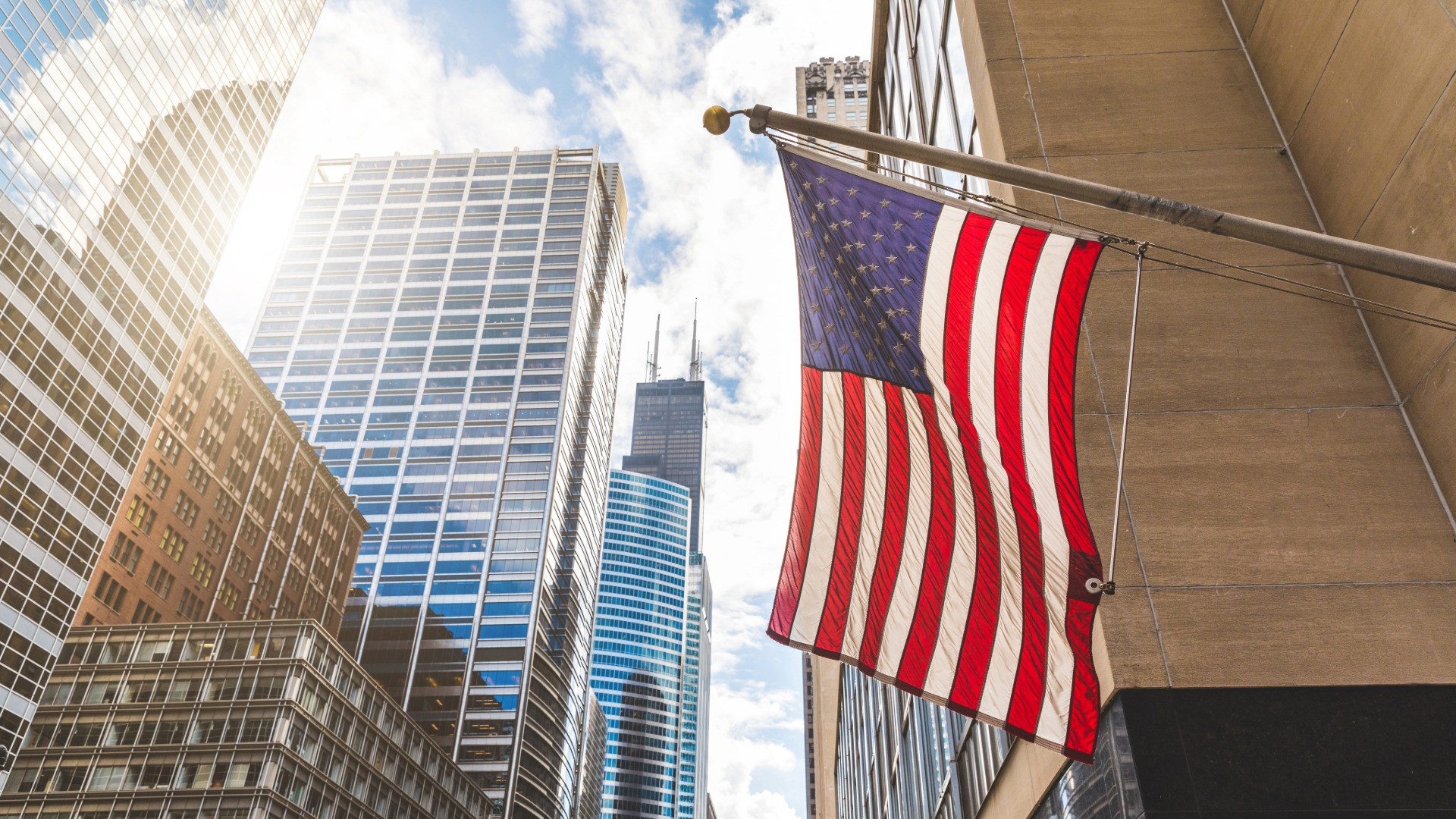 US-Newsflash: Zoll-Waffenstillstand, iPhones aus Indien, Microsofts Copilot, PayPal Krypto und Tesla-Batterie-Deal
