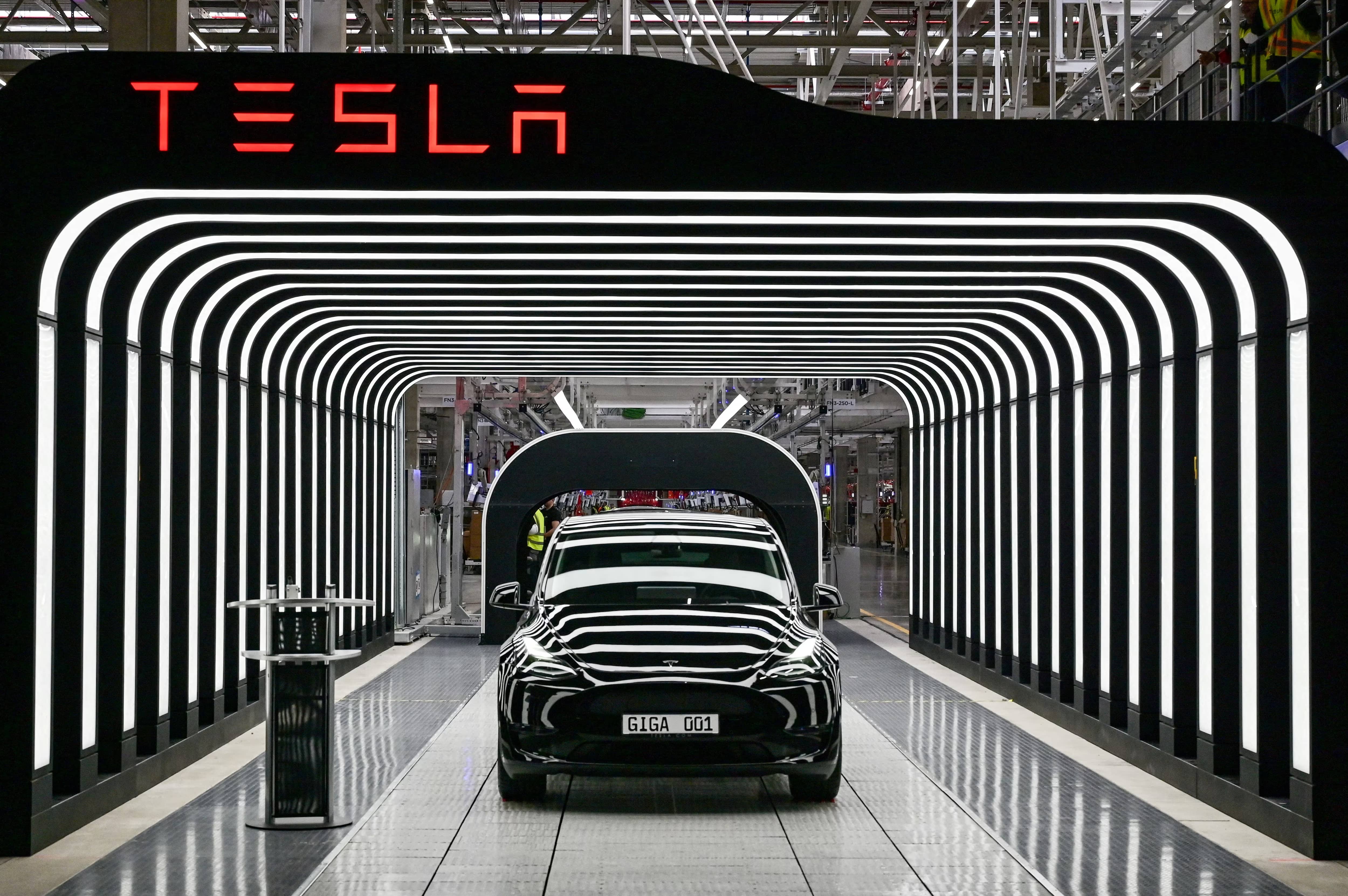 Tesla schmiert ab: Kaufen oder Finger weg?