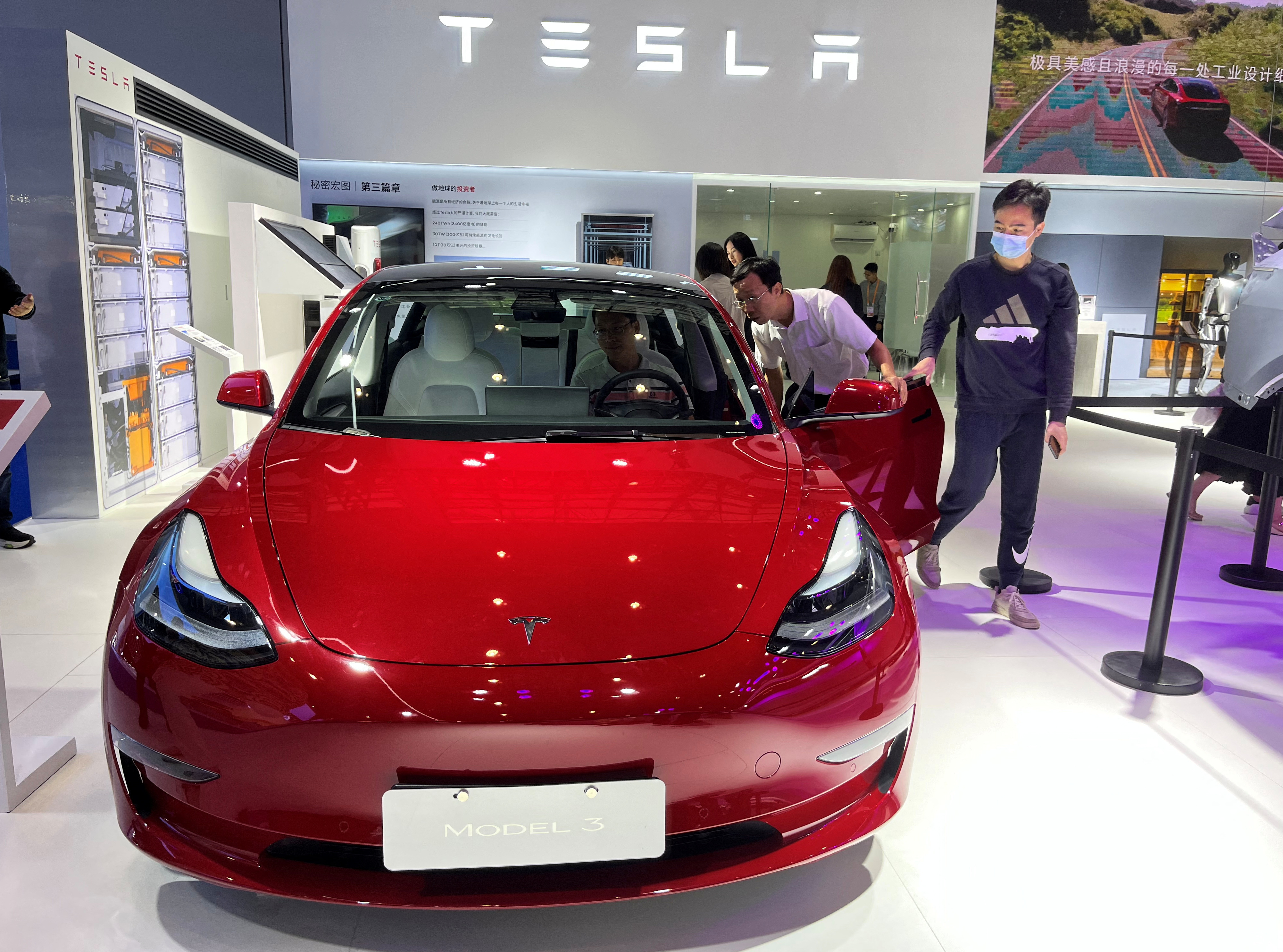 Tesla kürzt Preise: Elon Musk kämpft mit China und Cybertruck-Desaster