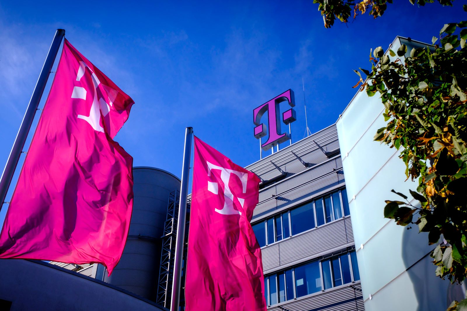 Goodbye, Deutschland? Sucht die Deutsche Telekom bald ihr Glück in den USA?