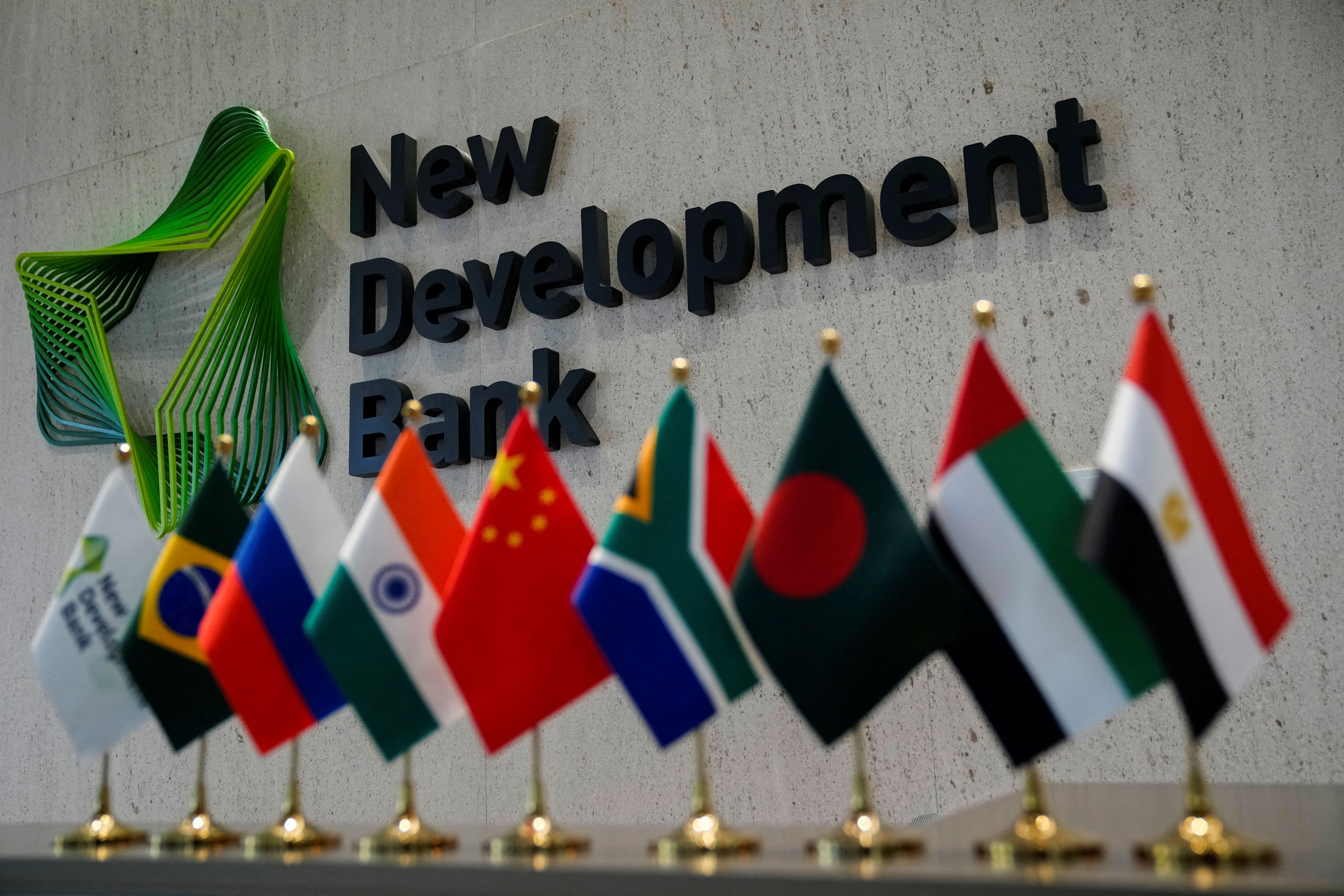 US-Dollar unter Druck? BRICS-Staaten planen neue Weltwährung