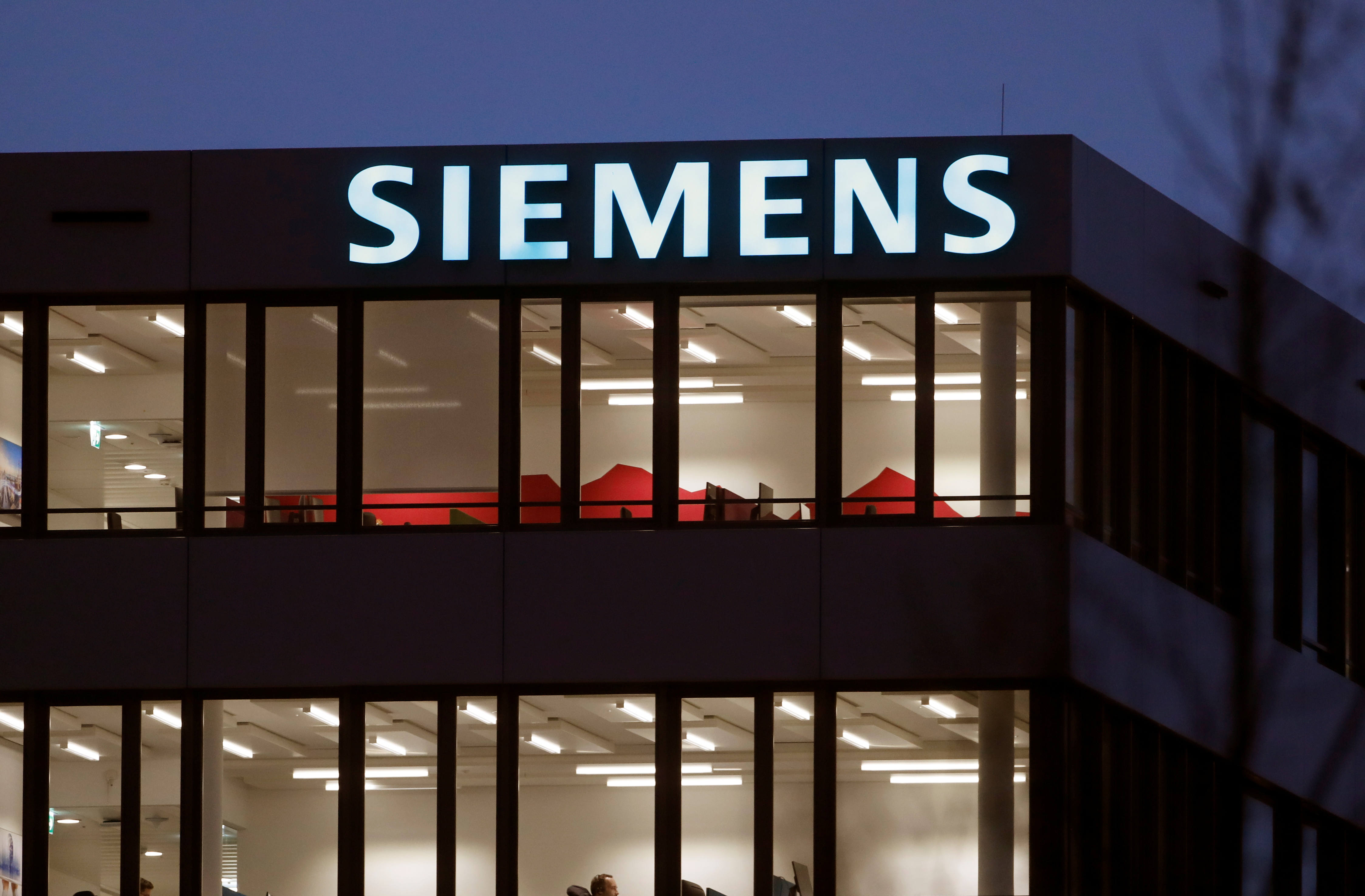 Mehr globale Präsenz: Siemens investiert Milliarden in Werke im Ausland