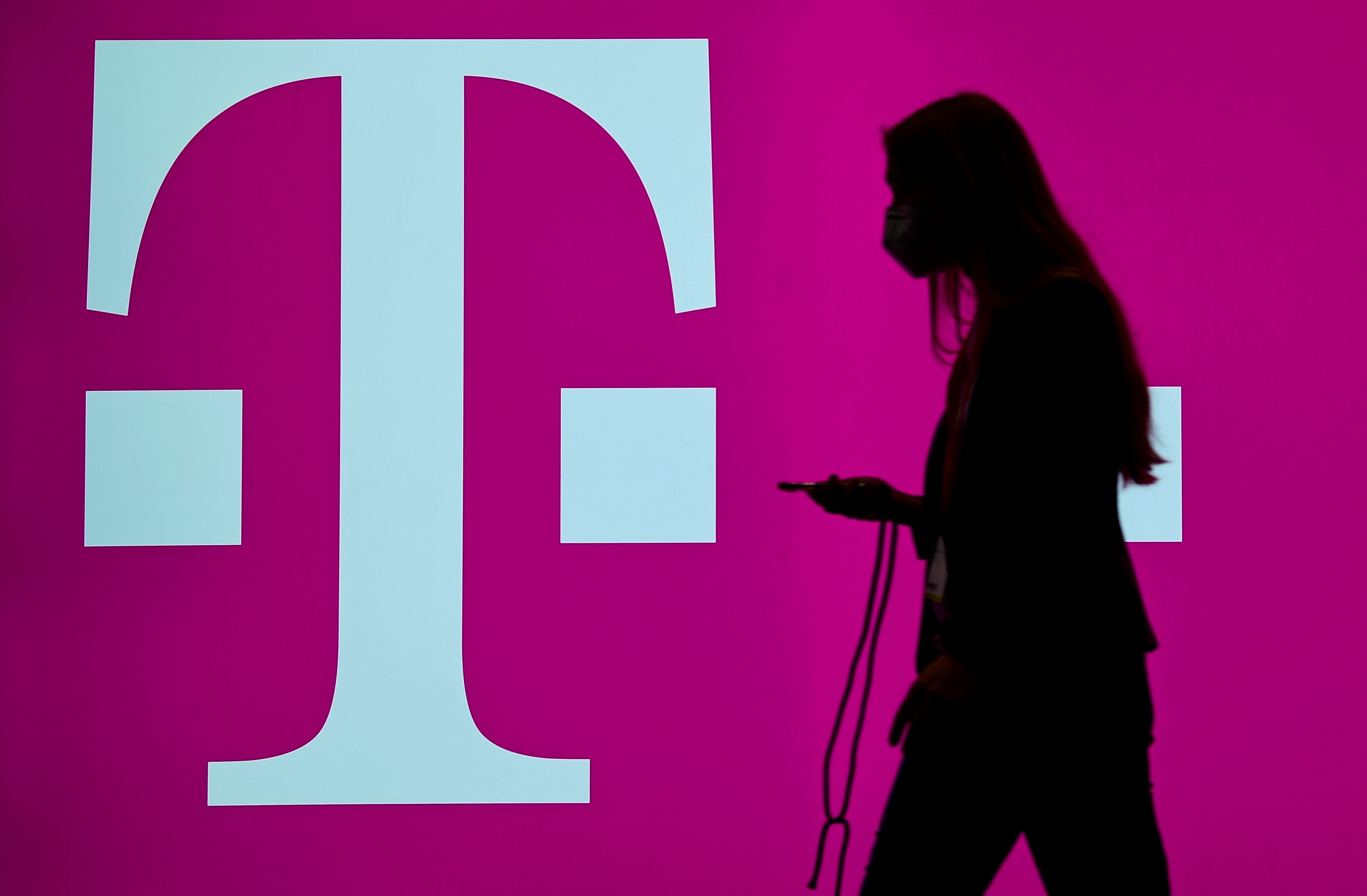 Starke US-Tochter: Telekom hebt Jahresprognose erneut an