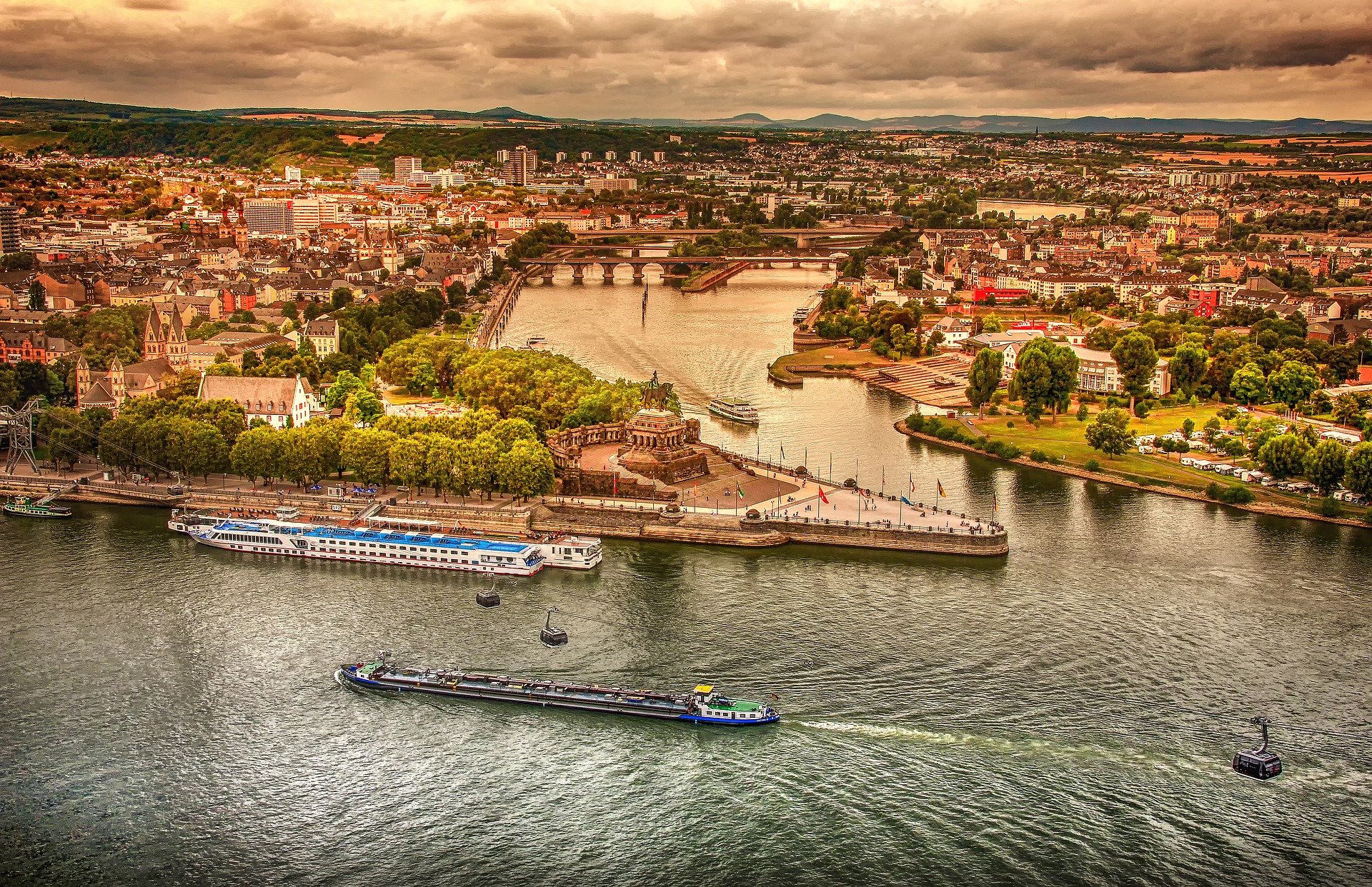Das Wasser steht (nicht) bis zum Hals: Weiterhin sinkende Pegelstände am Rhein