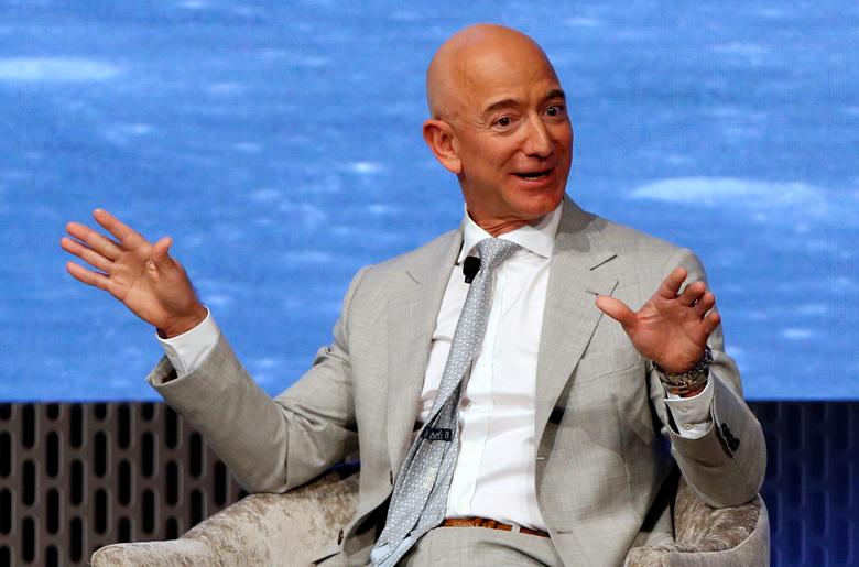 Mit dem Kopf durch die Wand: Wird für Bezos Yacht eine historische Brücke demontiert?