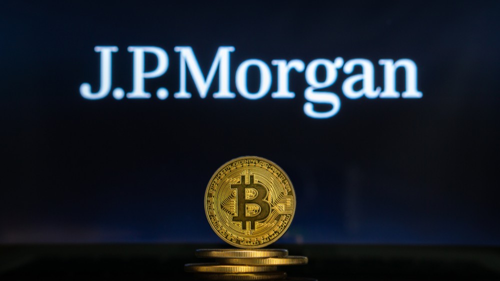 Laut einem aktuellen Bericht von JPMorgan soll Bitcoin über die kommenden 10 bis 15 Jahre rund 10 Prozent p.a. zulegen. Damit ist die Prognose deutlich stärker als bei Aktien und Gold.