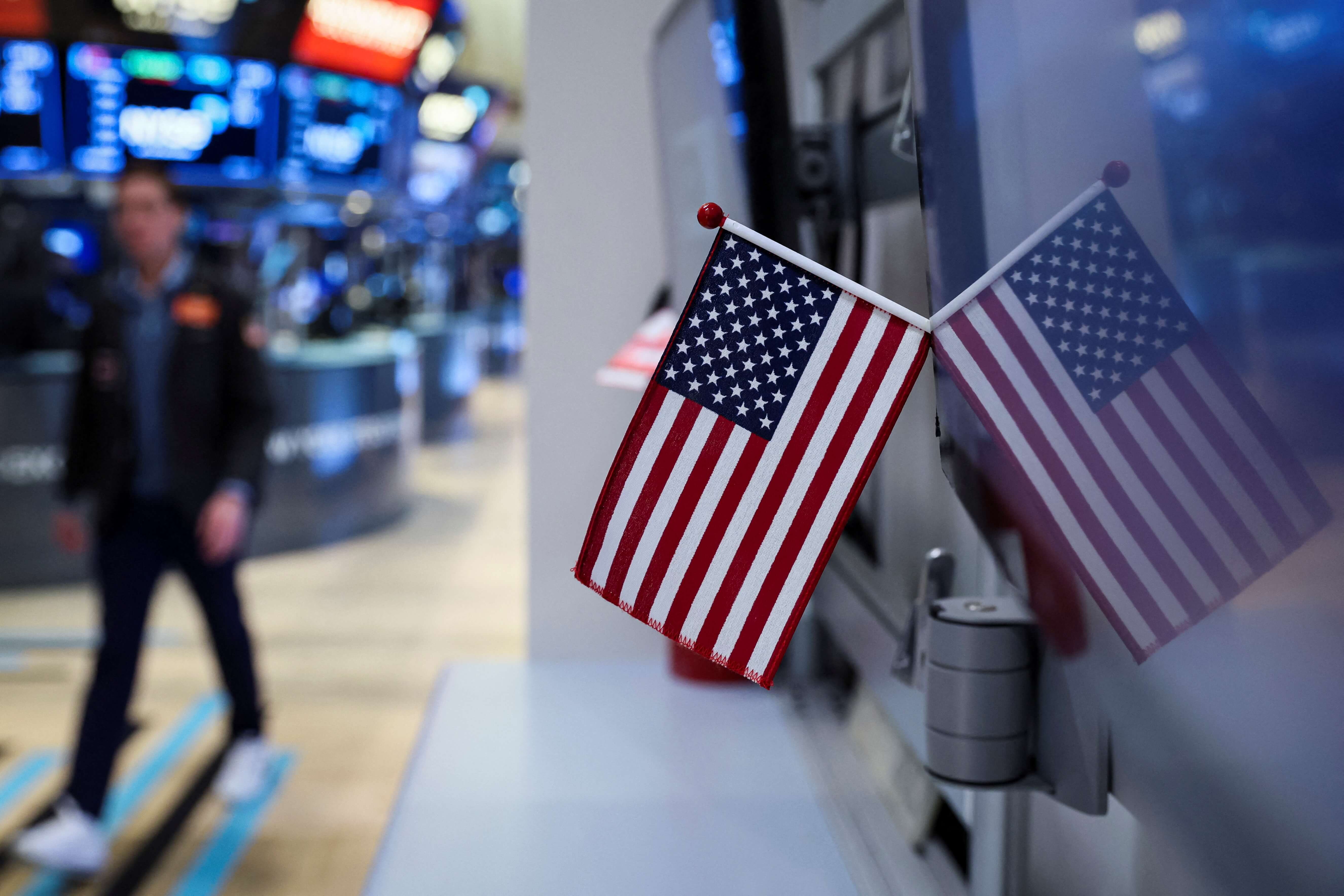 US-Newsflash: Apple baut KI mit Alibaba, BlackRocks ETH-ETF boomt und Honeywell plant Aufspaltung