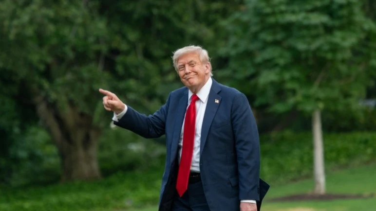 "HOTTEST in the WORLD": Trump kauft DIESE Aktien im Sommer