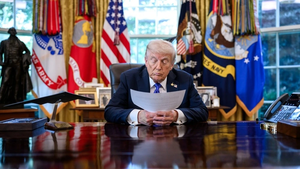 Hat Warsh Trump reingelegt? Scharfer Fed-Ton zwingt Bitcoin in die Knie